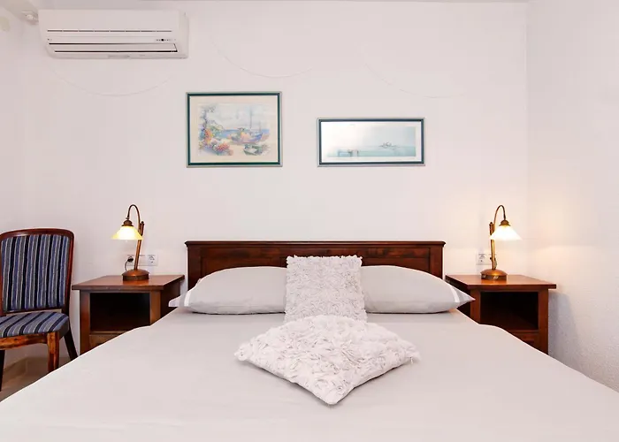 Guest house Maja Bol